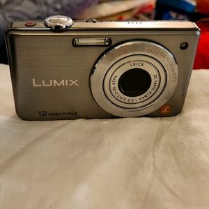 Panasonic Lumix DMC-FX700 digital camera